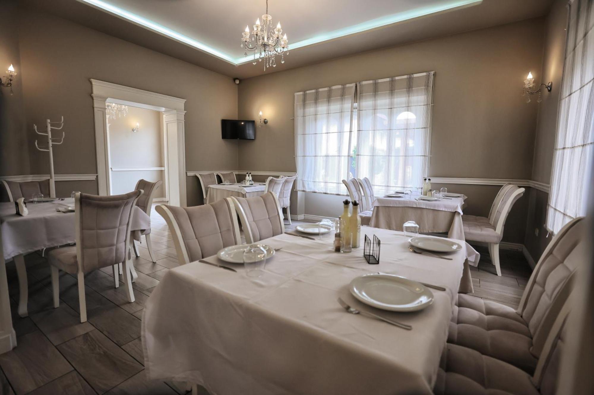 Vila Casablanca - Boutique Hotel & Restaurant Shkodër Dış mekan fotoğraf