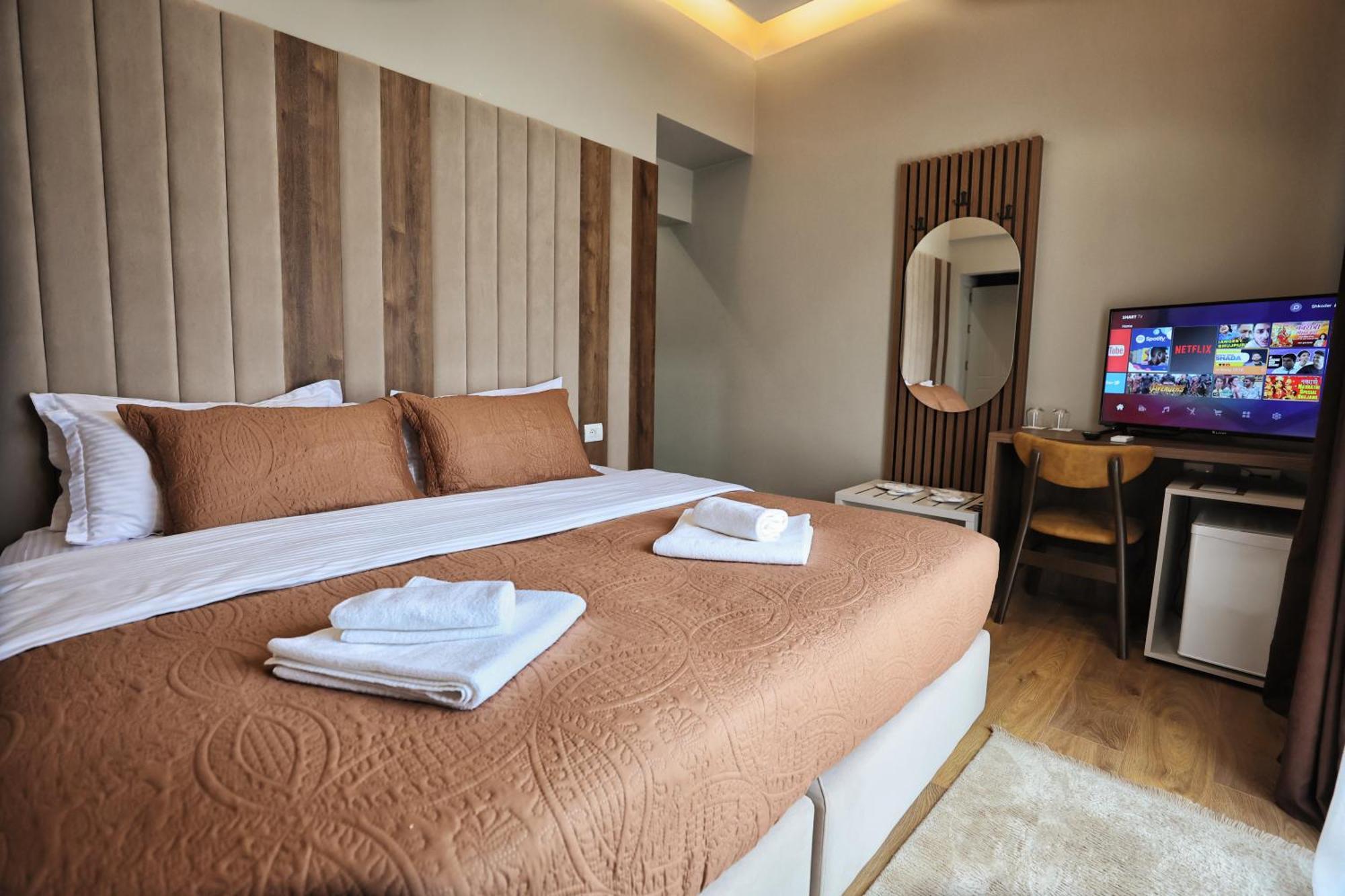 Vila Casablanca - Boutique Hotel & Restaurant Shkodër Dış mekan fotoğraf